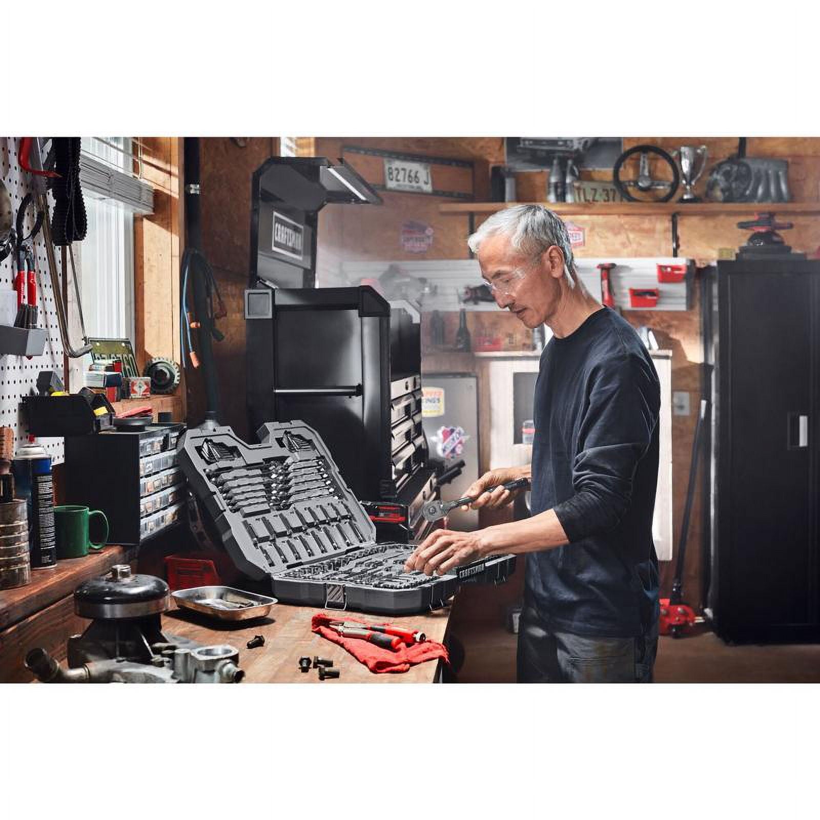 Craftsman OVERDRIVE 1/4 & 3/8 & 1/2 in. drive Metric/SAE 6 Point Mechanic's Tool Set 154 pc