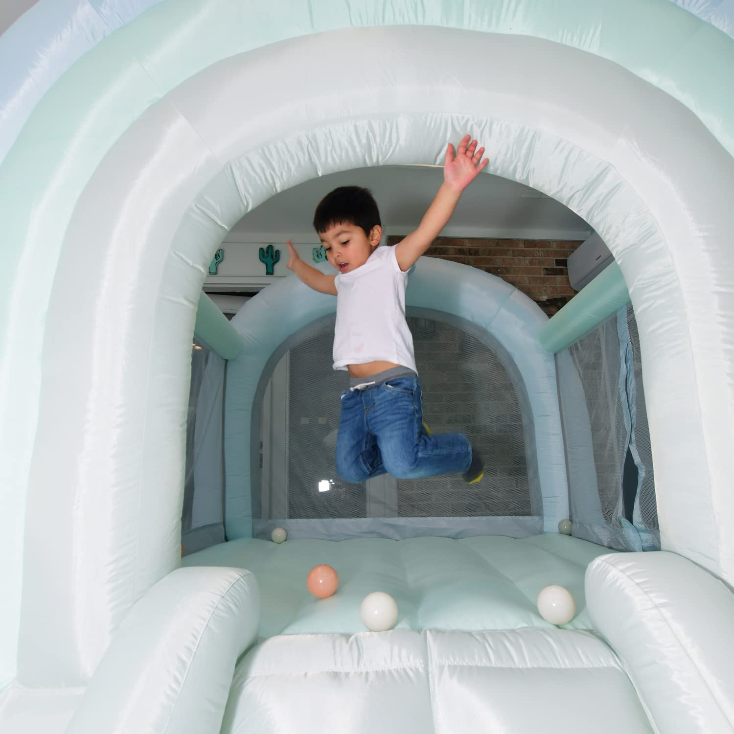 Bounceland Daydreamer Bouncer Included Basketball