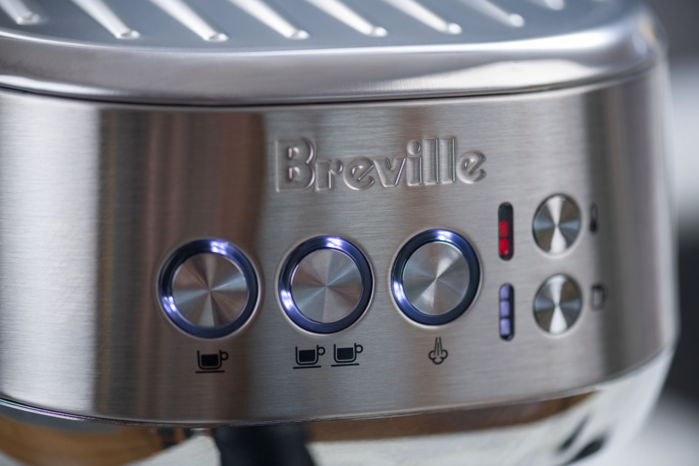 Breville - the Bambino Plus Espresso Machine with 15 bars of pressure and Milk Frother - Stainless Steel
