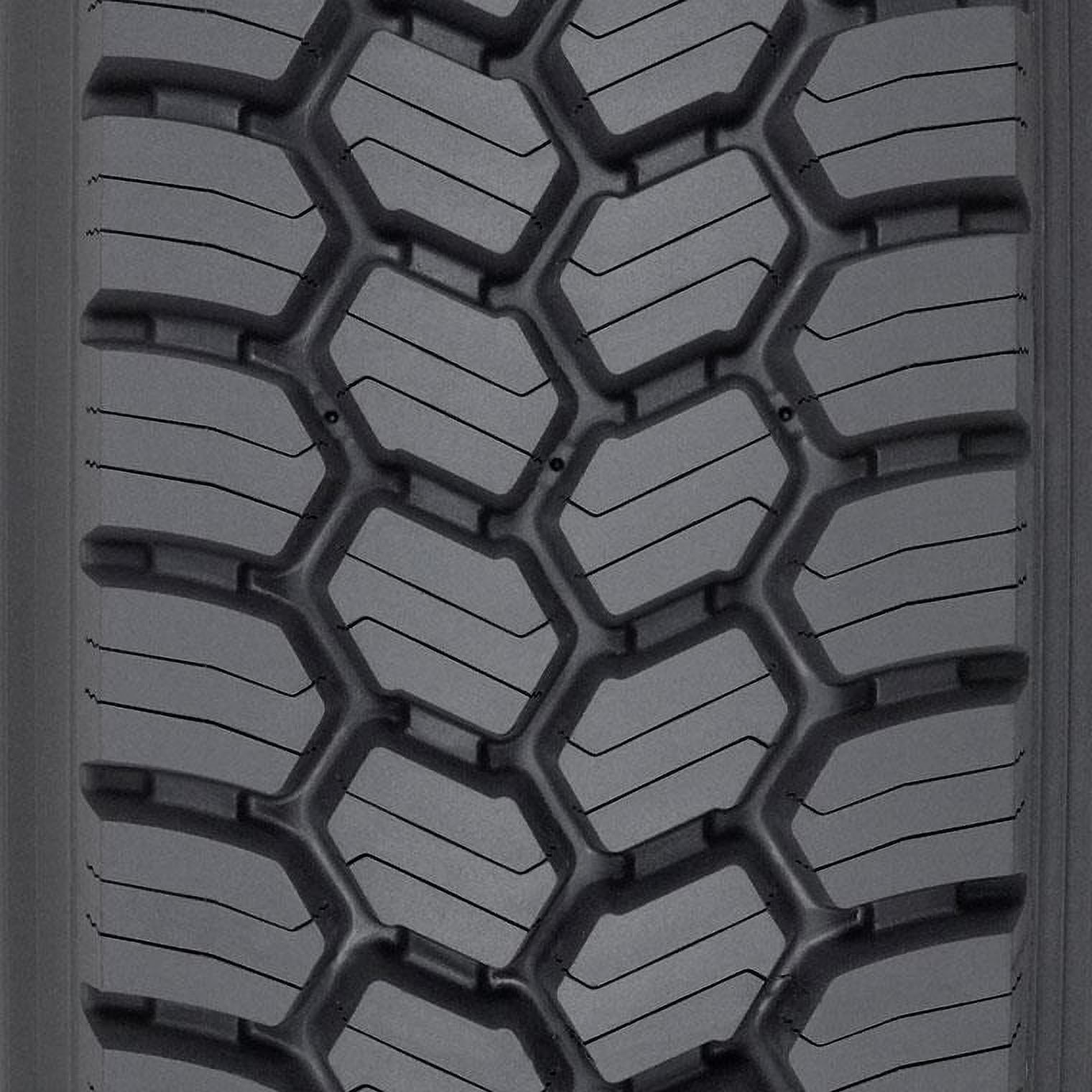 Michelin XDS2 225/70R19.5 Tire