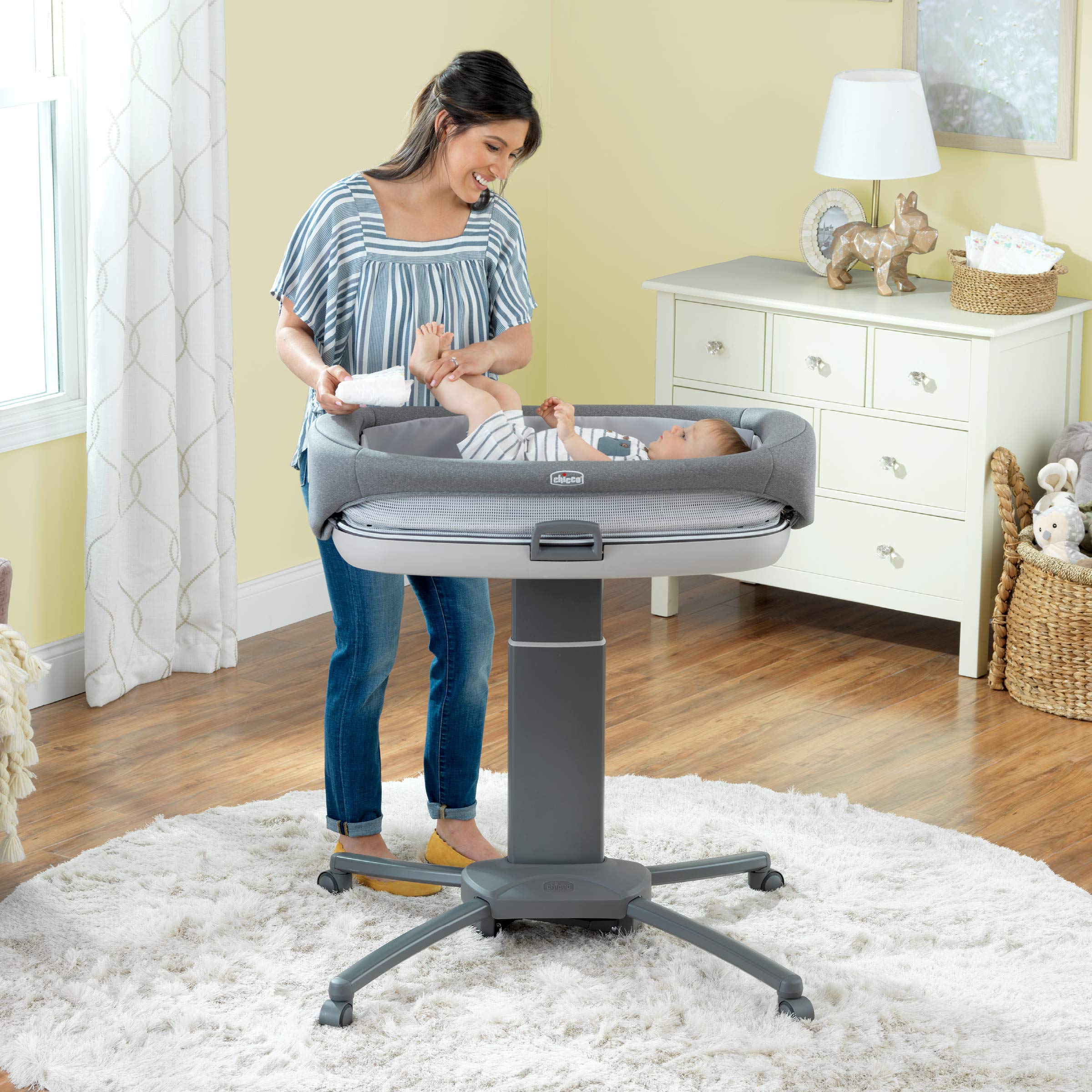 Chicco Close You Bedside Bassinet