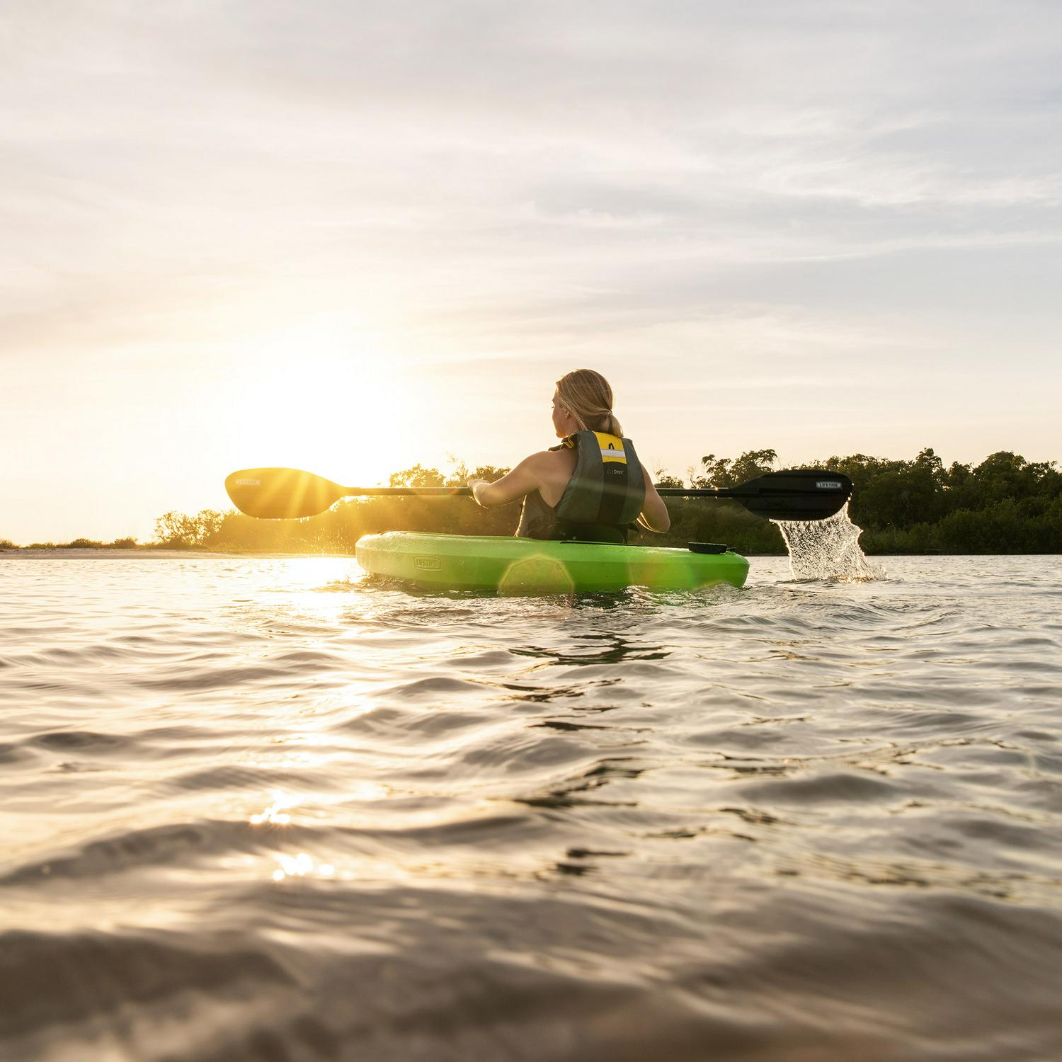 Lifetime Pacer 8 ft Sit-In Kayak (Paddle Included)， Green