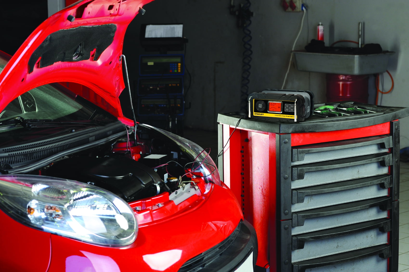 STANLEY 15 Amp Battery Charger with 40 Amp Engine Start (BC15BS)