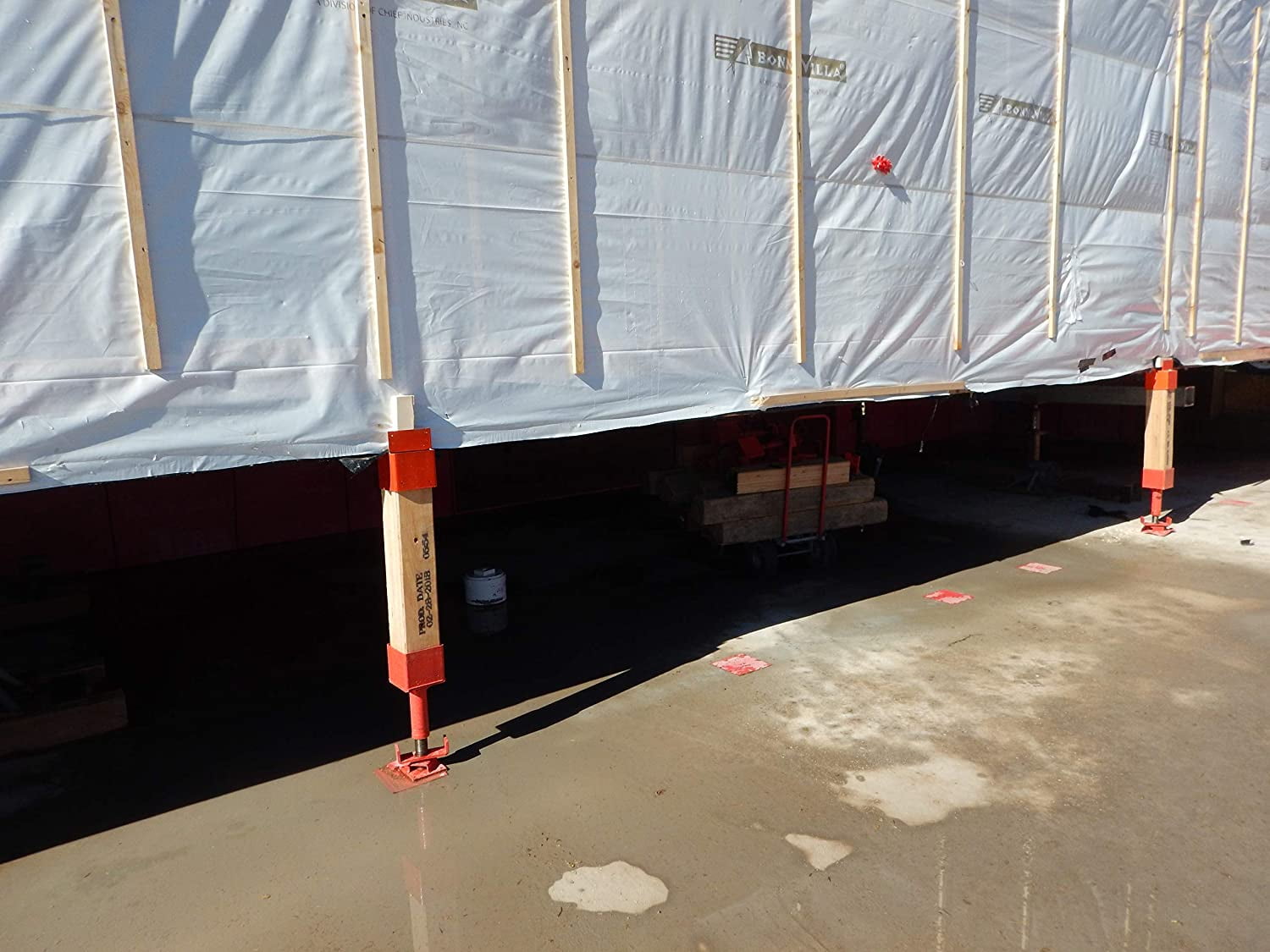 Ellis Mfg. Co. 4x4 Screw Jack - Steel Adjustable Support - Safe Load Capacity (15,000 lbs) - Painted Finish