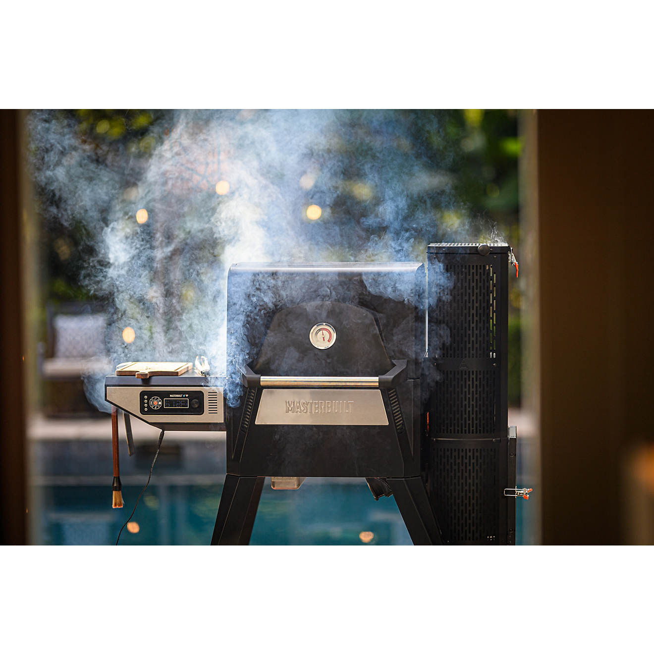 Masterbuilt Gravity Series 560 Digital Charcoal Grill & Smoker