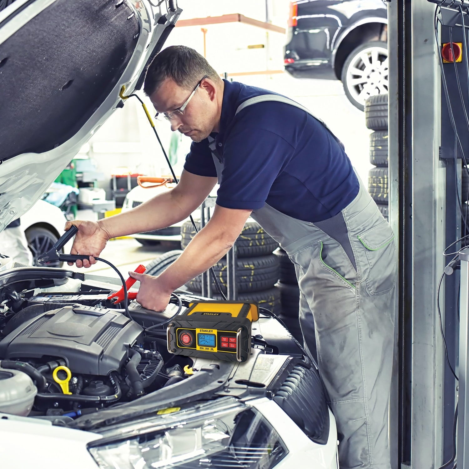 STANLEY 15 Amp Automotive Battery Charger with 50 Amp Engine Start (BC50BS) New