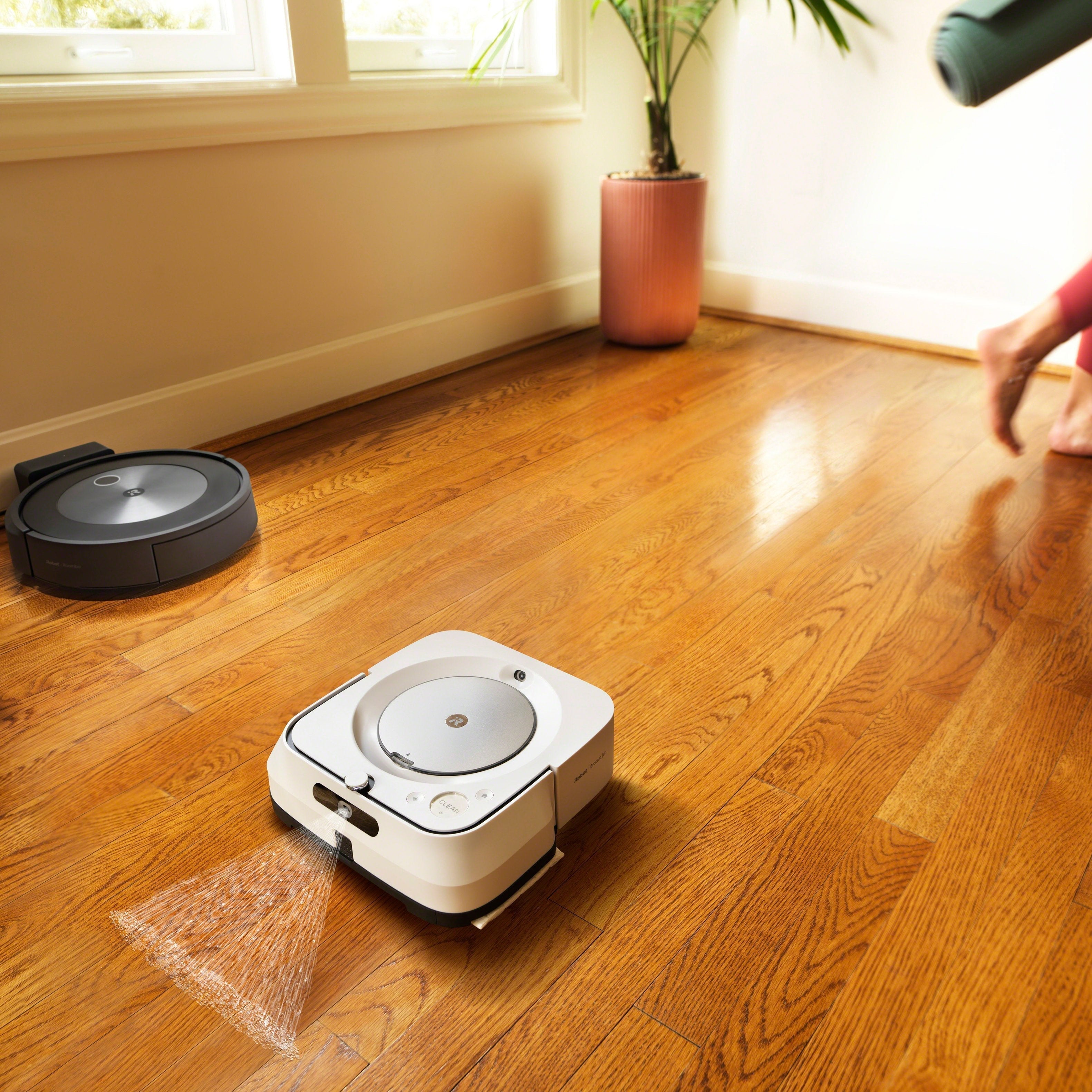 iRobot Roomba j7 (7150) Wi-Fi Connected Robot Vacuum - Graphite