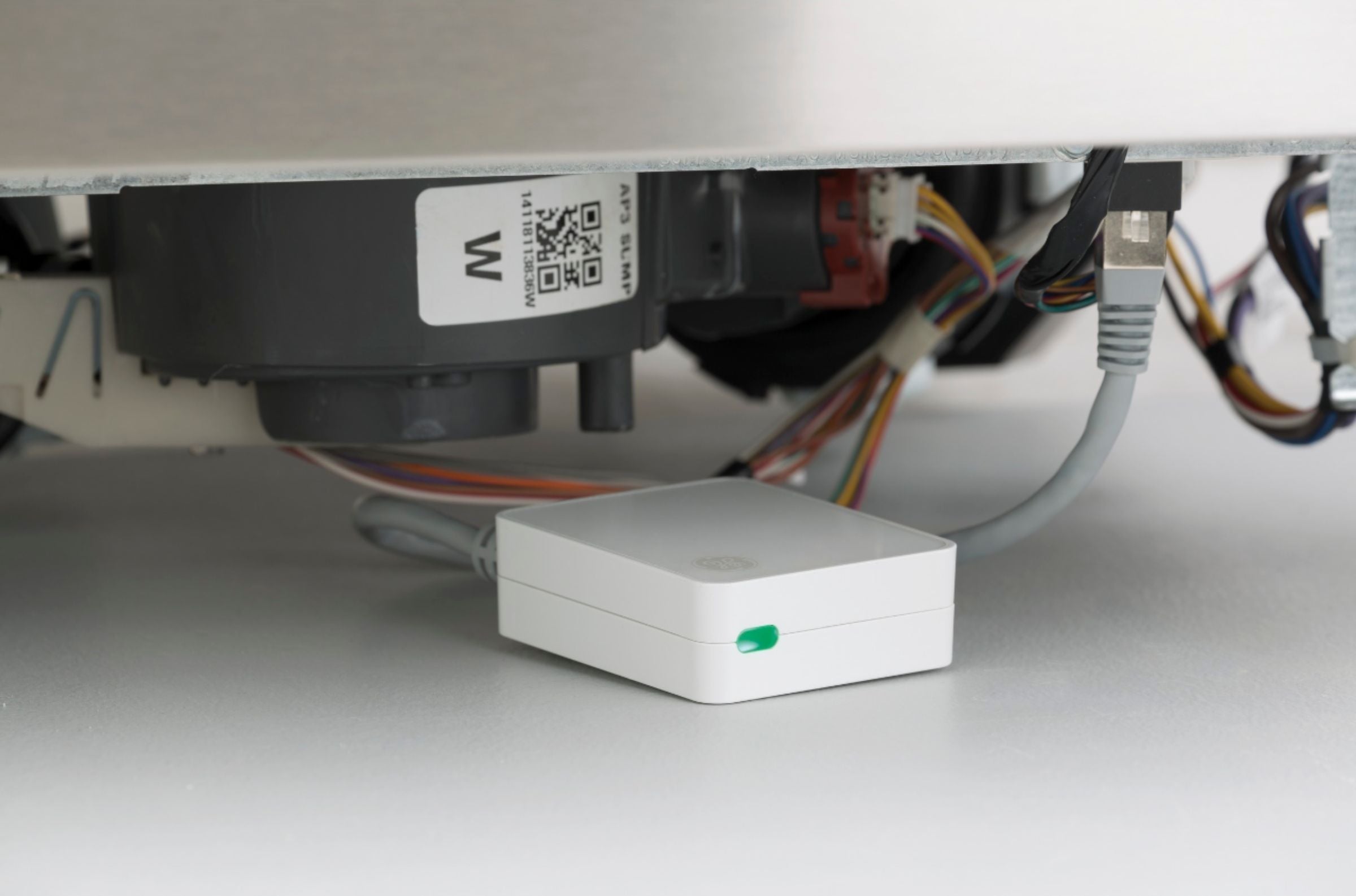 GE - Front Control Built-In Dishwasher with 3rd Rack, 50 dBA - Stainless steel