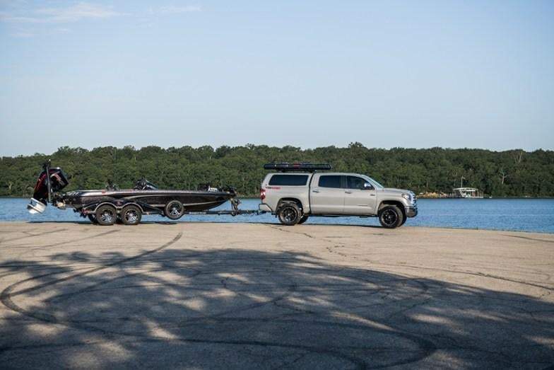 YAKIMA TopWater Rooftop Fishing Rod Box - 8004088