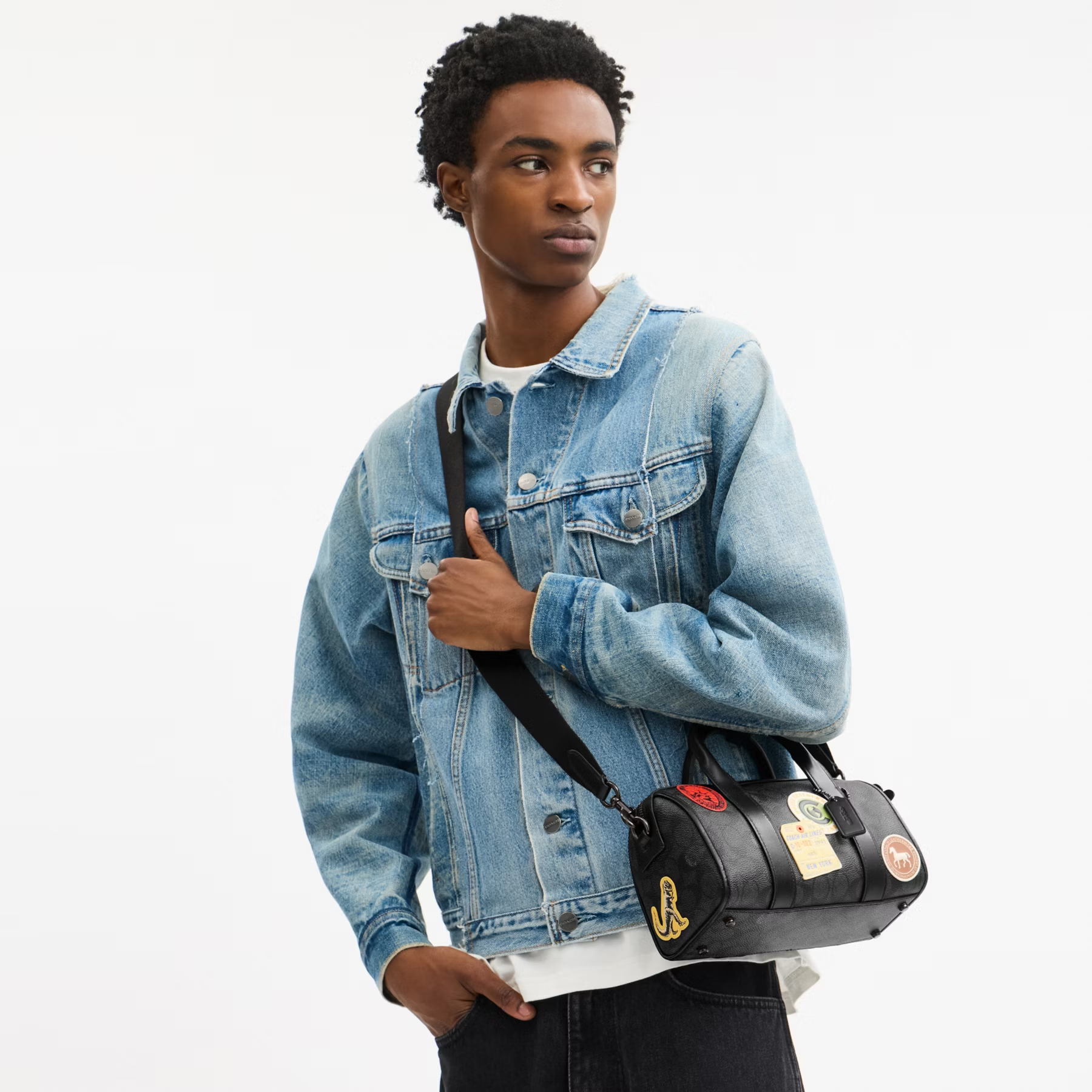 CBG37 GOTHAM DUFFLE BAG 24 IN SIGNATURE CANVAS WITH PATCHES