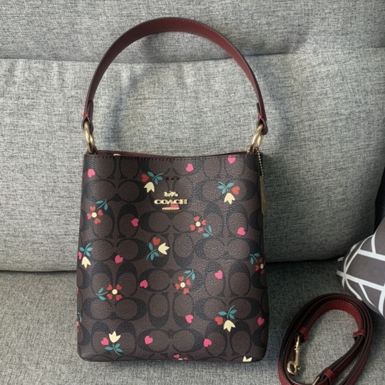 Coach 1011 2312 2311 C2811 C3238 C3411 2310 C3598 C6073 C7245 C7976 C7975 C8610 C8254 C8611 Small Town Bucket Women Bag