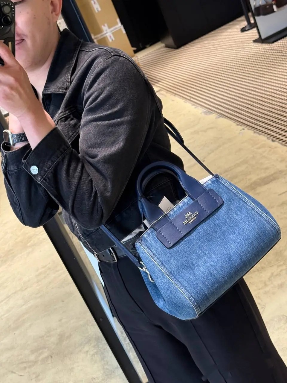 Women Handbag CAL03 CAL16 Shoulder Satchel Carly Carryall Bag With Signature Canvas