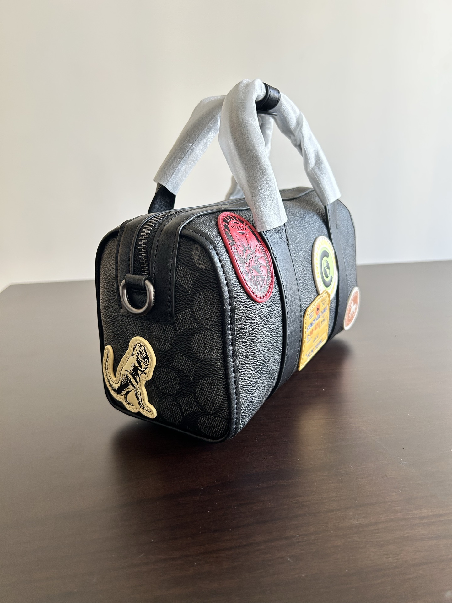 CBG37 GOTHAM DUFFLE BAG 24 IN SIGNATURE CANVAS WITH PATCHES