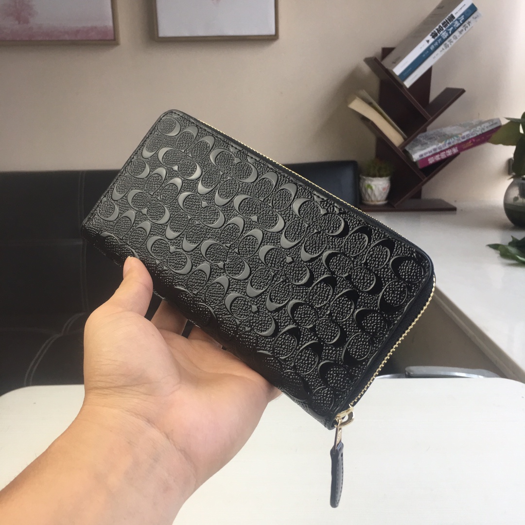 Women Handbag 54805 Accordion Zip Wallet In Signature Leather Long Purse