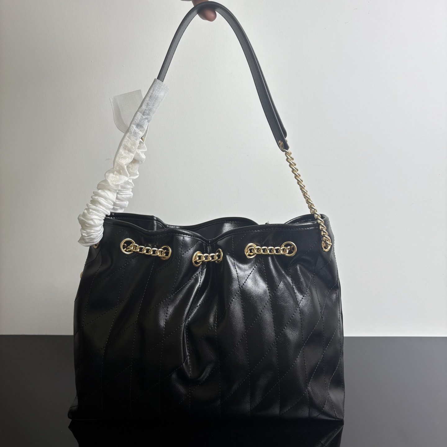 CCZ79 CCZ80 CDR00 EVELYN Drawstring Hobo Bag Chain Tote Bag