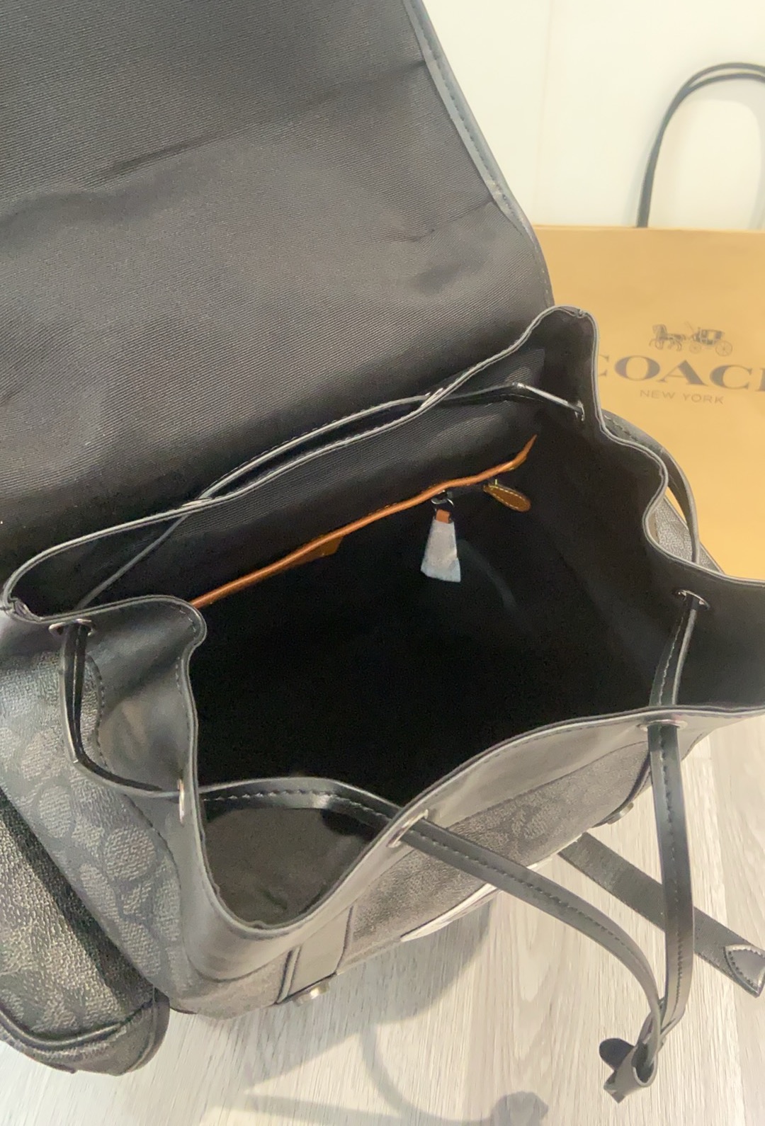 Coach CBF04 HITCH BACKPACK IN SIGNATURE CANVAS WITH PATCHES