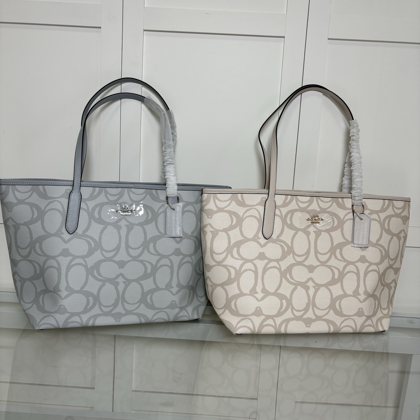 Women handbag CBH89 City Tote Bag In Sketch Signature Canvas
