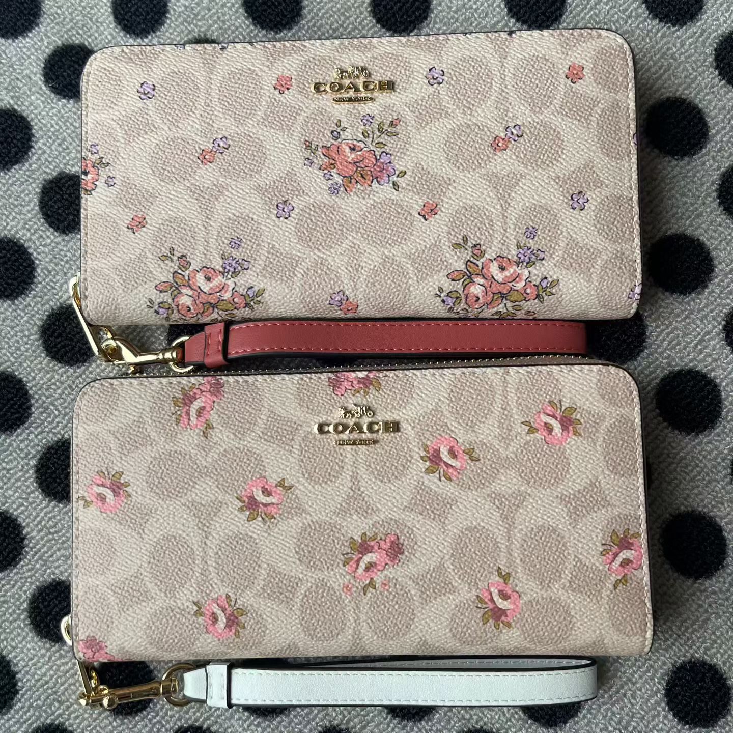 Women Handbag CAO88 CAR06 Long Zip Around Wallet In Signature Canvas With Floral Print