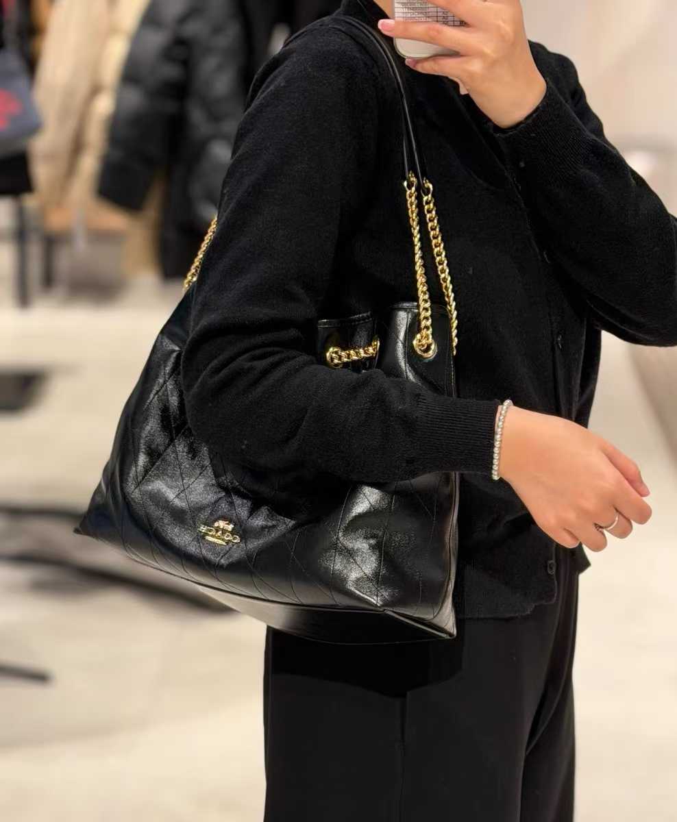 CCZ79 CCZ80 CDR00 EVELYN Drawstring Hobo Bag Chain Tote Bag