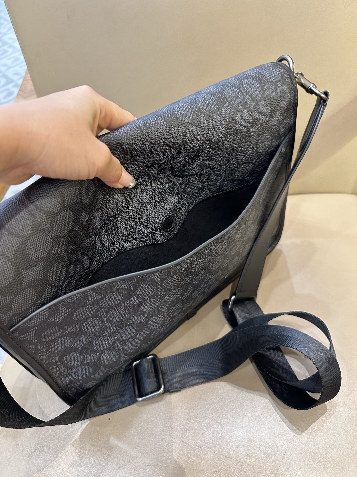 CAH91 CAH92 HITCH Men's Shoulder Messenger Bag