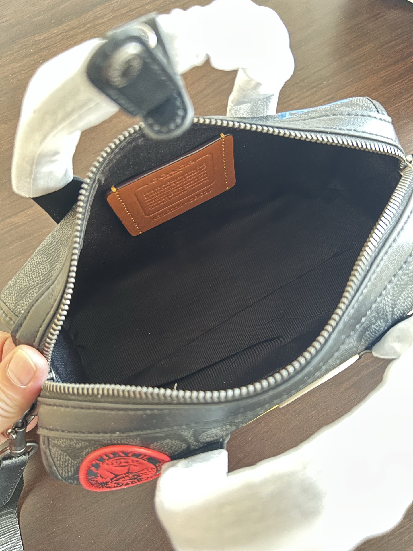 CBG37 GOTHAM DUFFLE BAG 24 IN SIGNATURE CANVAS WITH PATCHES