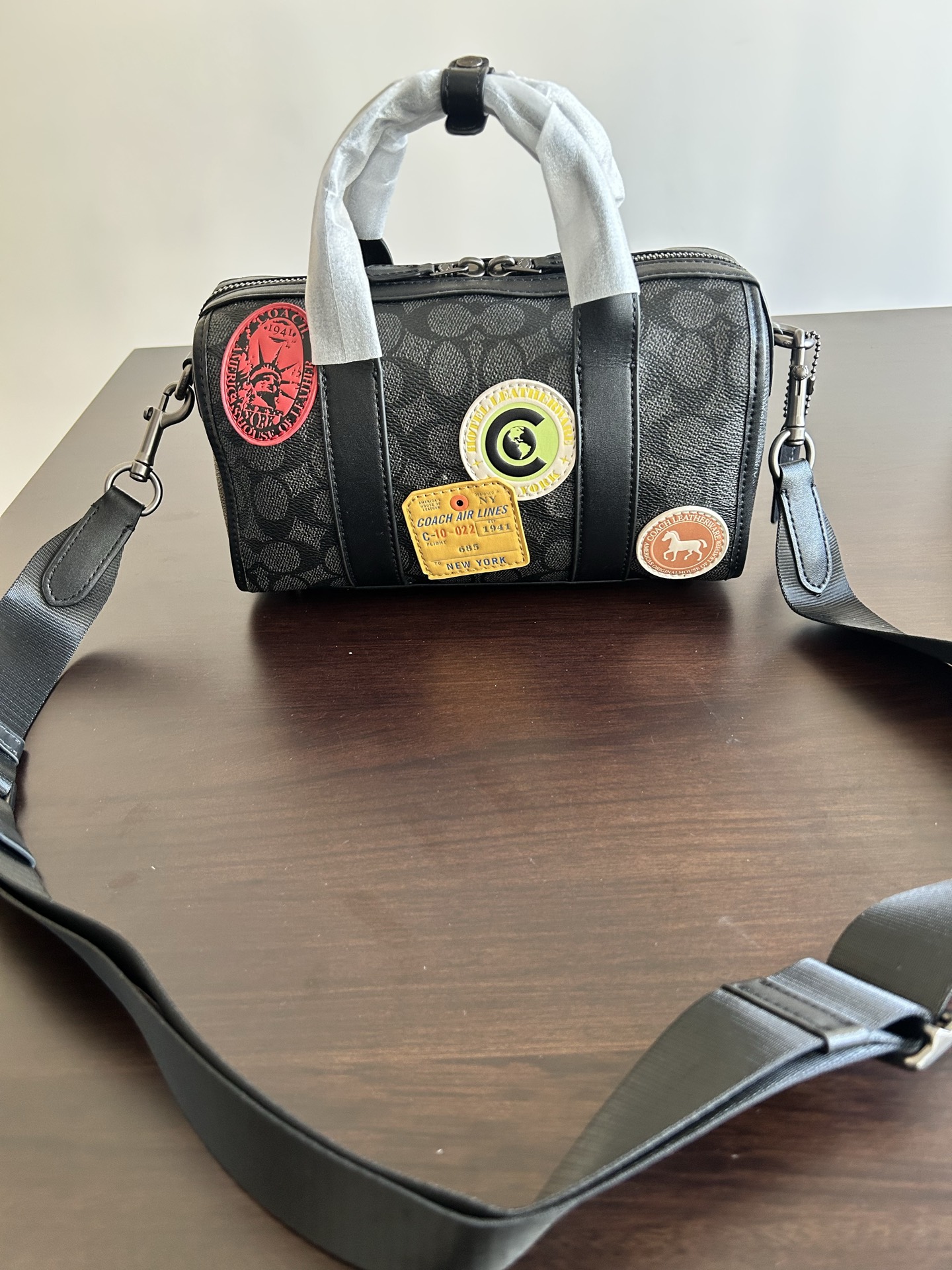 CBG37 GOTHAM DUFFLE BAG 24 IN SIGNATURE CANVAS WITH PATCHES