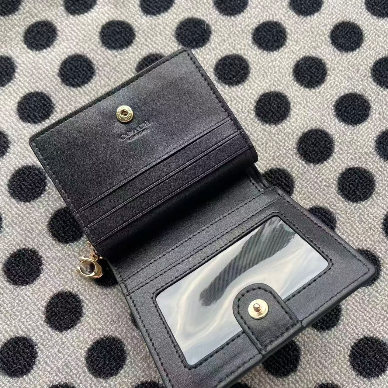 Women Handbag CW789 Snap Wallet In Signature Canvas