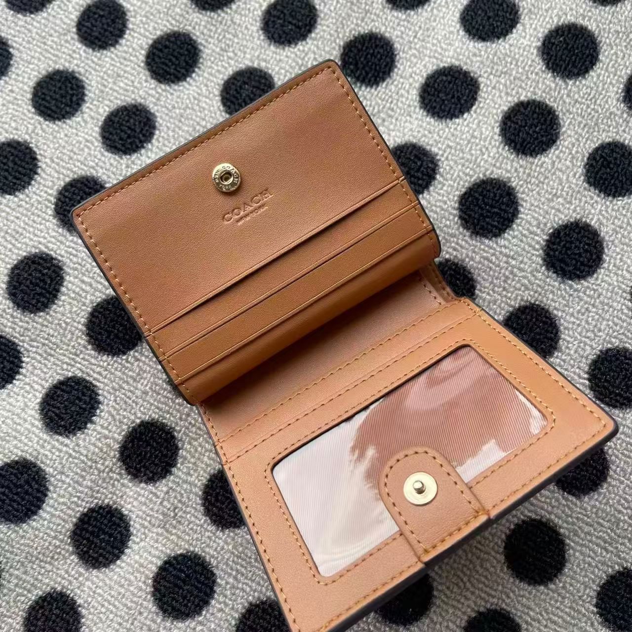 Women Handbag CW789 Snap Wallet In Signature Canvas