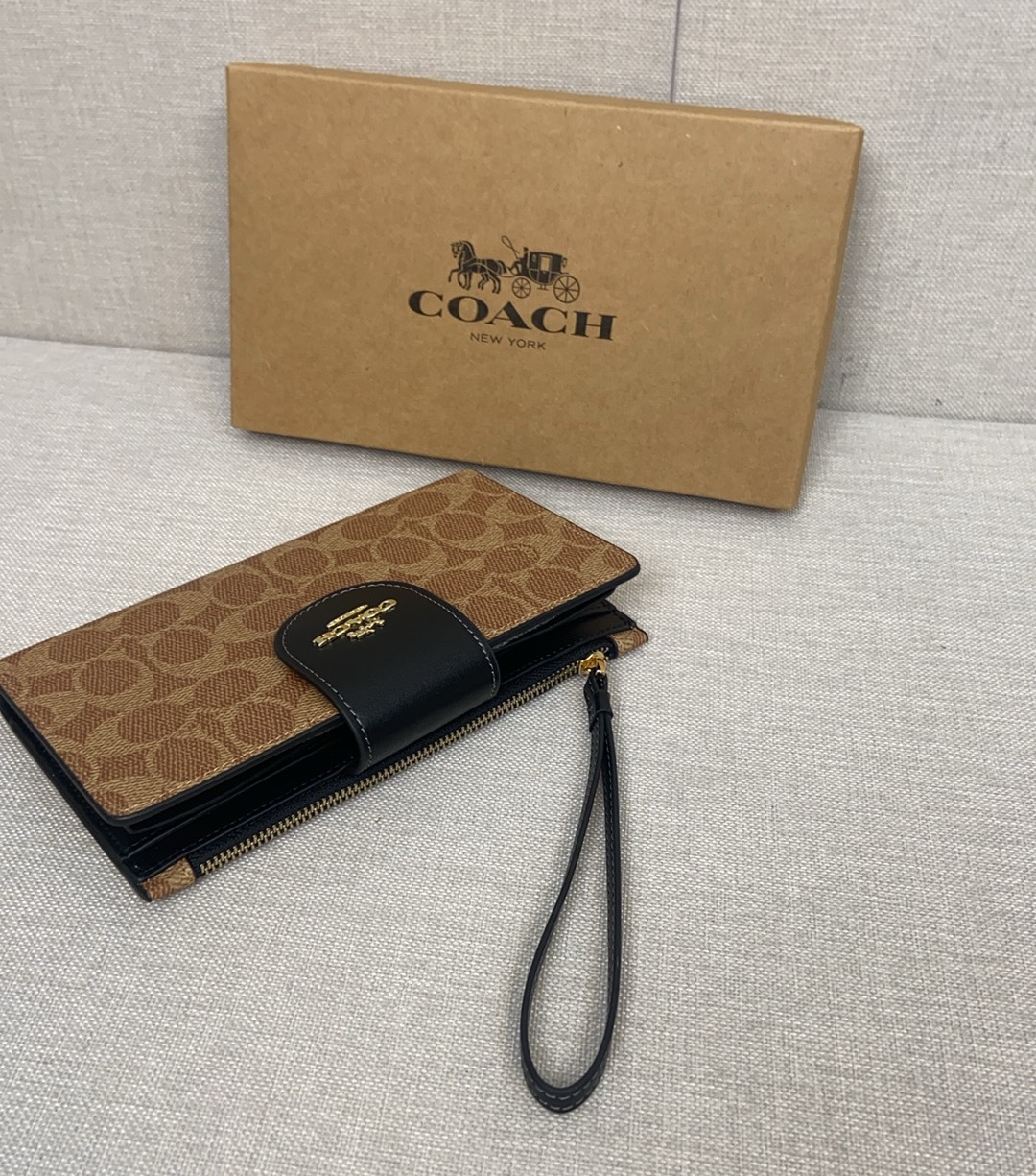 women handbag CW780 CS441 Phone Wallet In Signature Canvas Wristlet