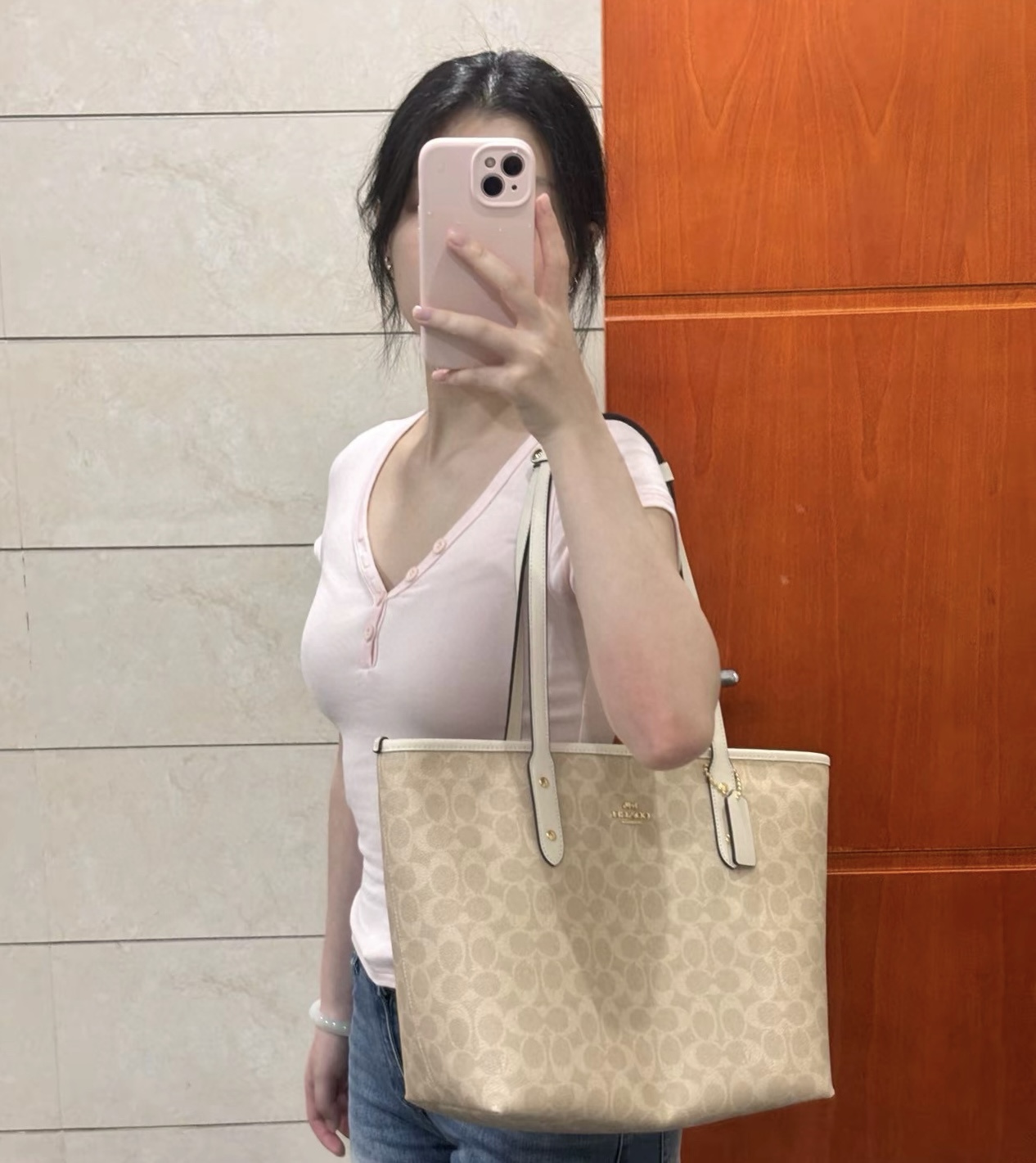 Women handbag CCQ28 City Tote In Signature Shoulder bag