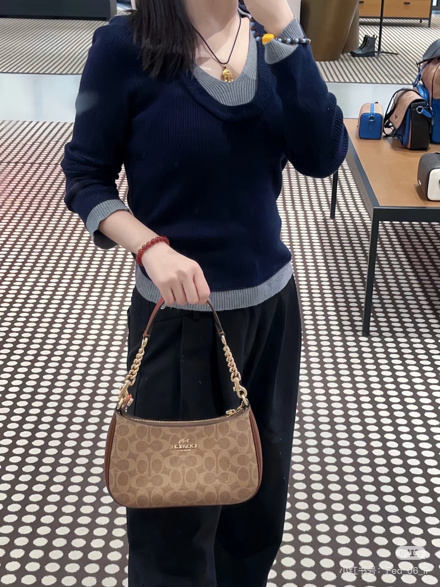 Women Handbag CV933 CV934 Teri In Signature Canvas Sling Shoulder Chain Shoulder Bag
