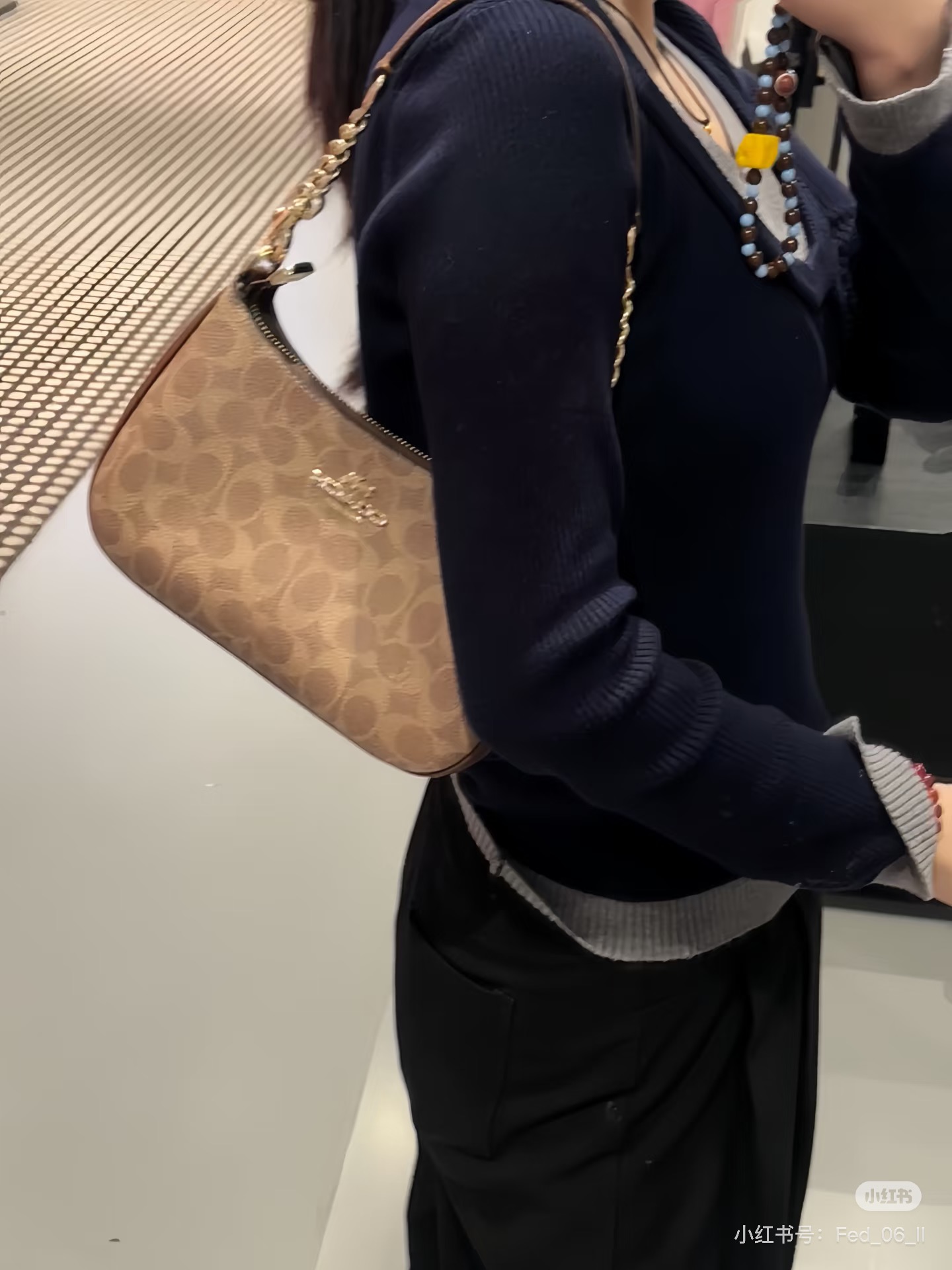 Women Handbag CV933 CV934 Teri In Signature Canvas Sling Shoulder Chain Shoulder Bag