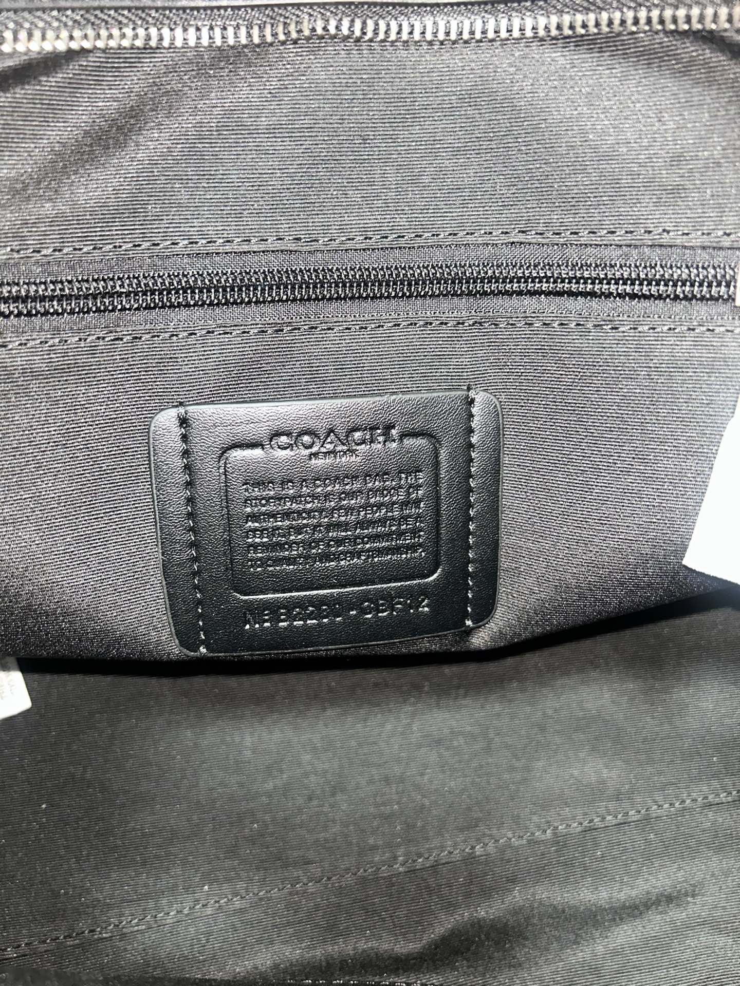 CBF12 WESLEY TOTE IN SIGNATURE CANVAS WITH PATCHES