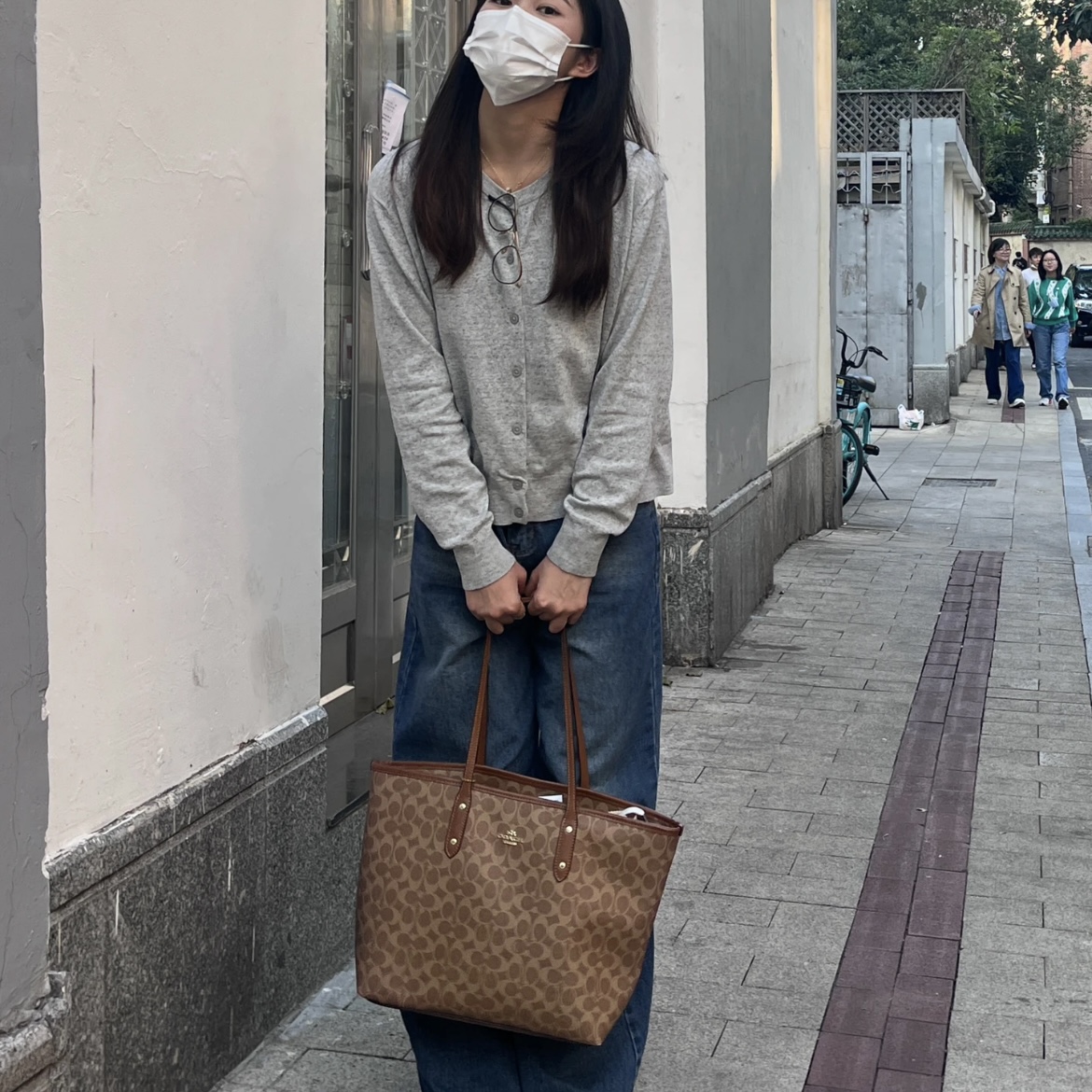 Women handbag CCQ28 City Tote In Signature Shoulder bag