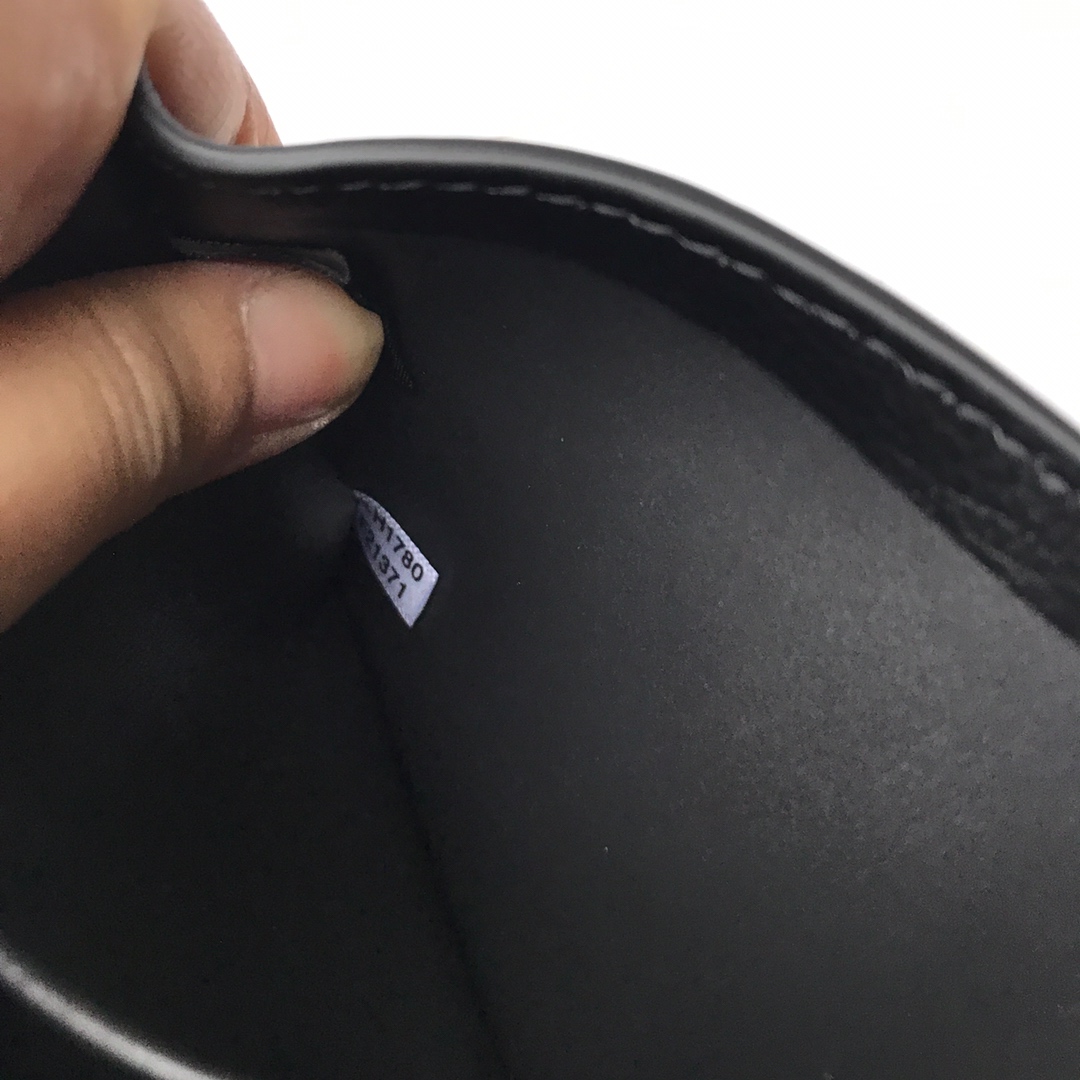 Men Handbag 21371 BASEBALL STITCH Compact ID Wallet